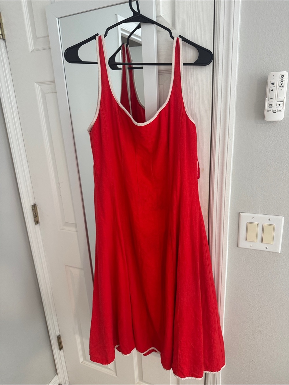 Red Sleeveless Scoop Neck Women's Dress